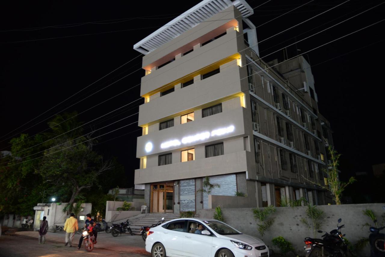 Hotel Center Point Solapur Esterno foto