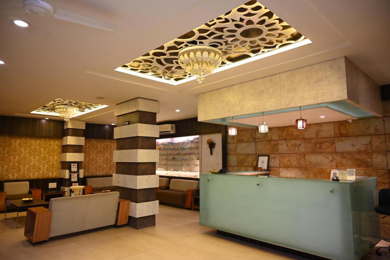 Hotel Center Point Solapur Esterno foto
