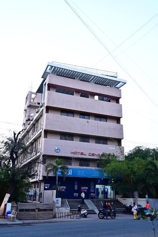 Hotel Center Point Solapur Esterno foto